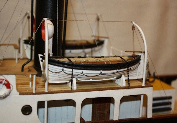 Image of 1:50 Scale Artesania Latina Sanson Tug